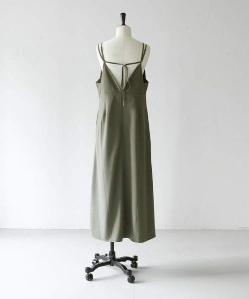 cheriella（シェリエラ）の「【cheriella】WEB限定マルチWAYキャミワンピース WEB LIMITED MULTI-WAY CAMI DRESS（ワンピース・レディース・ブラック/カーキ・M）」の16枚目の写真