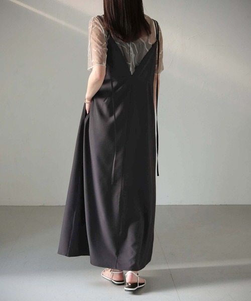 cheriella（シェリエラ）の「【cheriella】WEB限定マルチWAYキャミワンピース WEB LIMITED MULTI-WAY CAMI DRESS（ワンピース・レディース・ブラック/カーキ・M）」の6枚目の写真