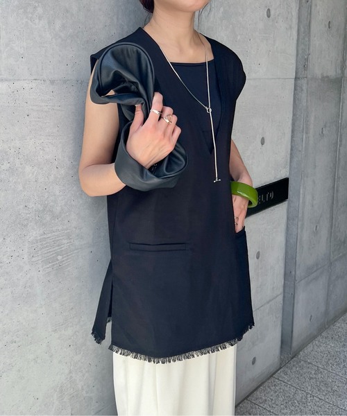 feepur（フェピュール）の「リネン混深Vベスト（ベスト・レディース・ブラック/アイボリー・MEDIUM）」の16枚目の写真