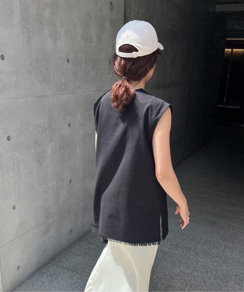 feepur（フェピュール）の「リネン混深Vベスト（ベスト・レディース・ブラック/アイボリー・MEDIUM）」の13枚目の写真