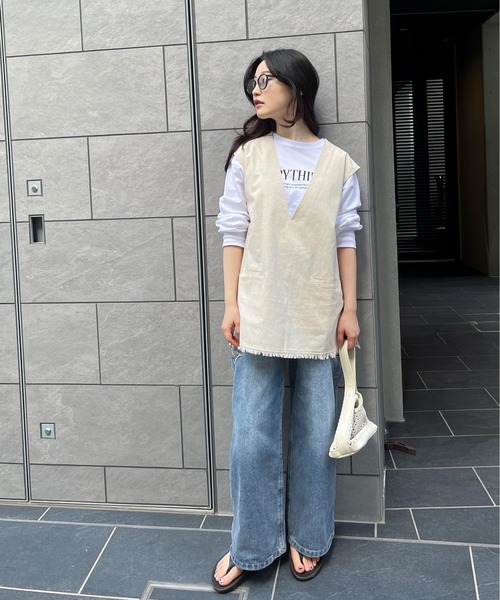 feepur（フェピュール）の「リネン混深Vベスト（ベスト・レディース・ブラック/アイボリー・MEDIUM）」の18枚目の写真