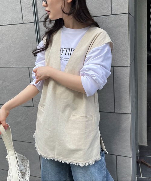 feepur（フェピュール）の「リネン混深Vベスト（ベスト・レディース・ブラック/アイボリー・MEDIUM）」の11枚目の写真