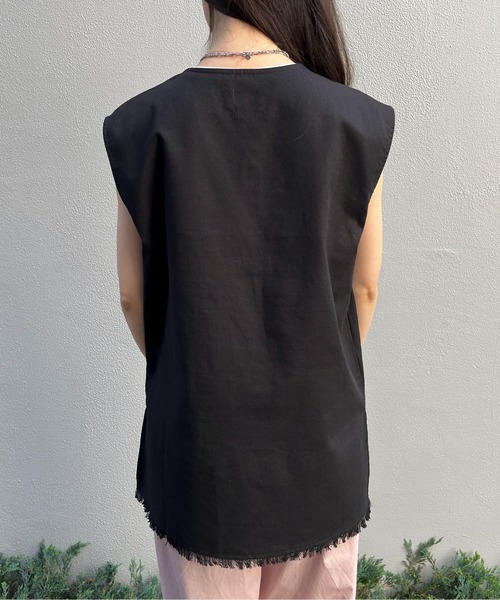 feepur（フェピュール）の「リネン混深Vベスト（ベスト・レディース・ブラック/アイボリー・MEDIUM）」の21枚目の写真