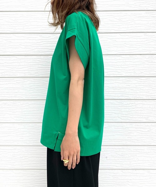 Q(キュー)の「バックタックシルケット2wayトップス(Tシャツ/カットソー・レディース・ホワイト/ブラック/グリーン・MEDIUM)」の5枚目の写真