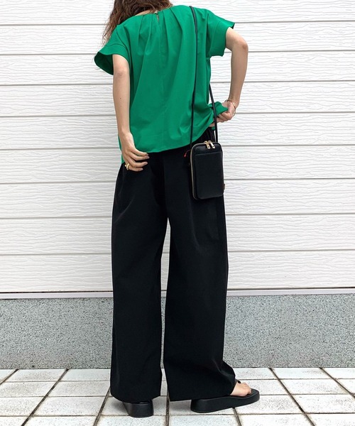 Q(キュー)の「バックタックシルケット2wayトップス(Tシャツ/カットソー・レディース・ホワイト/ブラック/グリーン・MEDIUM)」の11枚目の写真