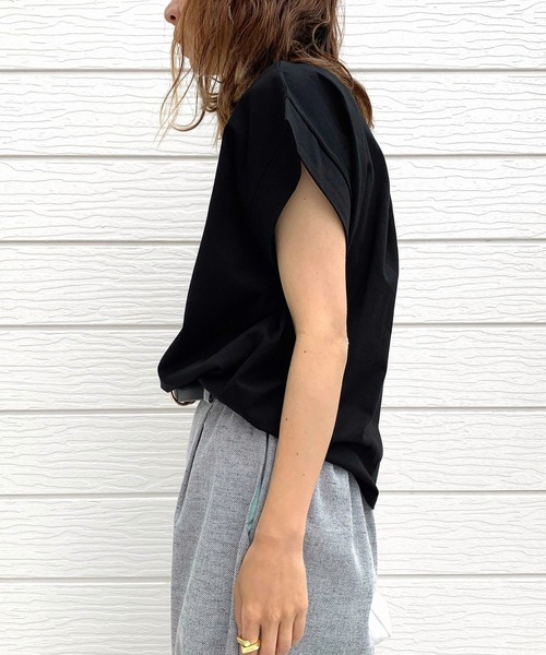 Q(キュー)の「バックタックシルケット2wayトップス(Tシャツ/カットソー・レディース・ホワイト/ブラック/グリーン・MEDIUM)」の9枚目の写真