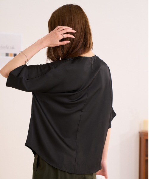 Ada.(エイダ)の「夏の大人カジュアル ドルマンスキッパー オーバーサイズ ブラウス(シャツ/ブラウス・レディース・ブラック/アイボリー・FREE)」の4枚目の写真