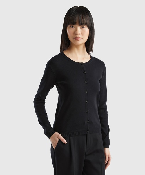 BENETTON (UNITED COLORS OF BENETTON)(ベネトンユナイテッドカラーズオブベネトン)の「コットン100%無地クルーネック長袖カーディガン(カーディガン/ボレロ・レディース・ホワイト/ベージュ/ネイビー/ブラック・LARGE/SMALL/MEDIUM/X-SMALL)」の2枚目の写真