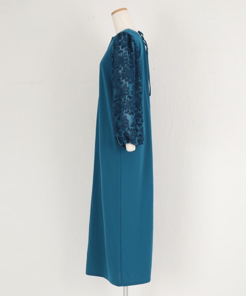 titivate(ティティベイト)の「シアージャガードスリーブワンピース(ワンピース・レディース・ブルー/アイボリー/ブラック・M/TM/PS(XS-S))」の18枚目の写真