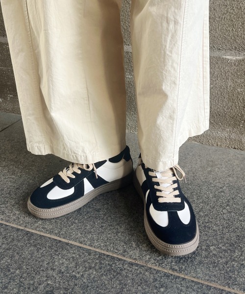 CLEA（クレア）の「配色ジャーマントレーナースニーカー（スニーカー・レディース・アイボリー/ブラック/ベージュ・23.5cm/24.5cm/22.5cm）」の19枚目の写真