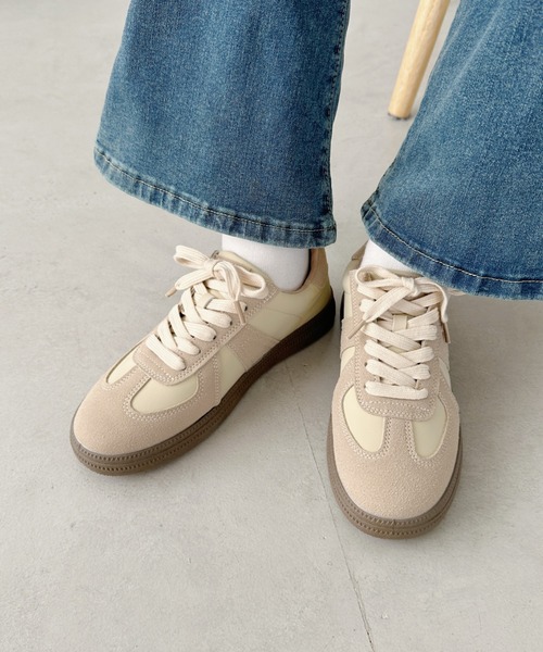 CLEA（クレア）の「配色ジャーマントレーナースニーカー（スニーカー・レディース・アイボリー/ブラック/ベージュ・23.5cm/24.5cm/22.5cm）」の9枚目の写真