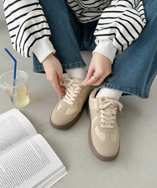 CLEA（クレア）の「配色ジャーマントレーナースニーカー（スニーカー・レディース・アイボリー/ブラック/ベージュ・23.5cm/24.5cm/22.5cm）」の6枚目の写真