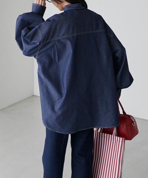 BONLECILL（ボンルシール）の「ボリュームスリーブ オーバーデニムシャツ（シャツ/ブラウス・レディース・ネイビー/ネイビー系1・FREE）」の6枚目の写真