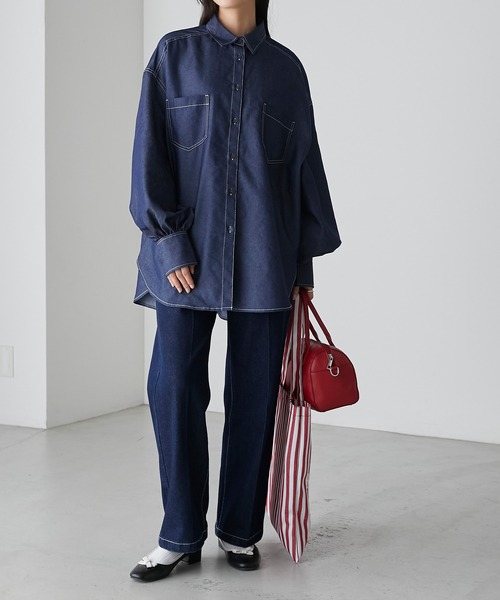 BONLECILL（ボンルシール）の「ボリュームスリーブ オーバーデニムシャツ（シャツ/ブラウス・レディース・ネイビー/ネイビー系1・FREE）」の8枚目の写真