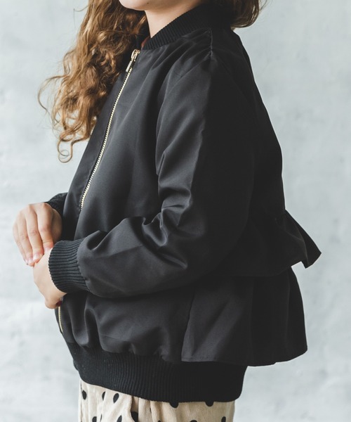 pairmanon（ペアマノン）の「バックフリル MA-1 ブルゾン（MA-1・キッズ・ピンク/モカ/オフホワイト/カーキ/ブラック・110/120/140/90/100/150/130）」の8枚目の写真