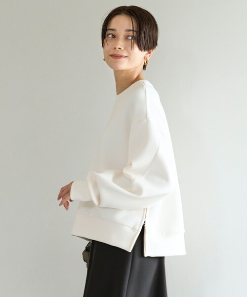 UNFILO（アンフィーロ）の「【WEB限定】BEAUTY FORM JERSEY サイドZIP クロップドプルオーバー（Tシャツ/カットソー・レディース・ピンク系/ライトイエロー系/スカイブルー系/ホワイト系/ライトグレー系/ブラック系/イエロー系/アイボリー系/グレー系/ネイビー系・X-LARGE）」の2枚目の写真