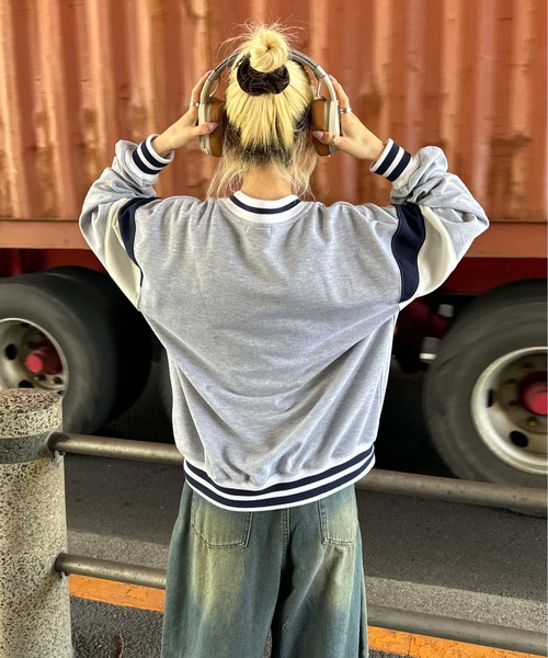 sedacle（セダクル）の「Vネックユニフォームライクスウェット（スウェット・メンズ・グレー/ブルー/ネイビー・LARGE/MEDIUM）」の5枚目の写真