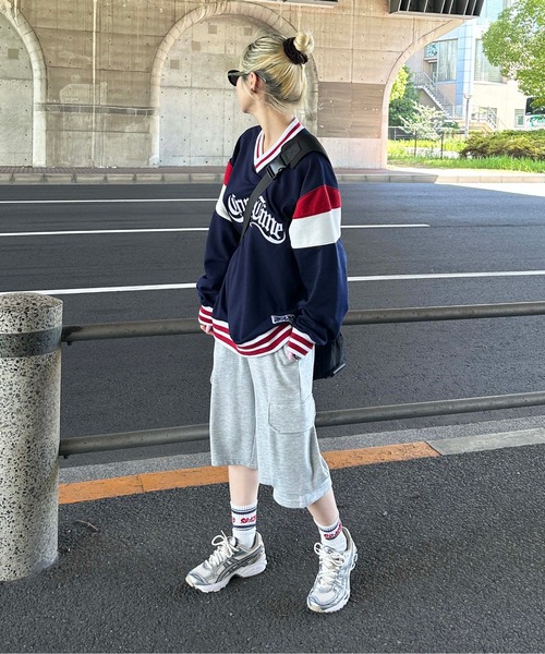 sedacle（セダクル）の「Vネックユニフォームライクスウェット（スウェット・メンズ・グレー/ブルー/ネイビー・LARGE/MEDIUM）」の18枚目の写真