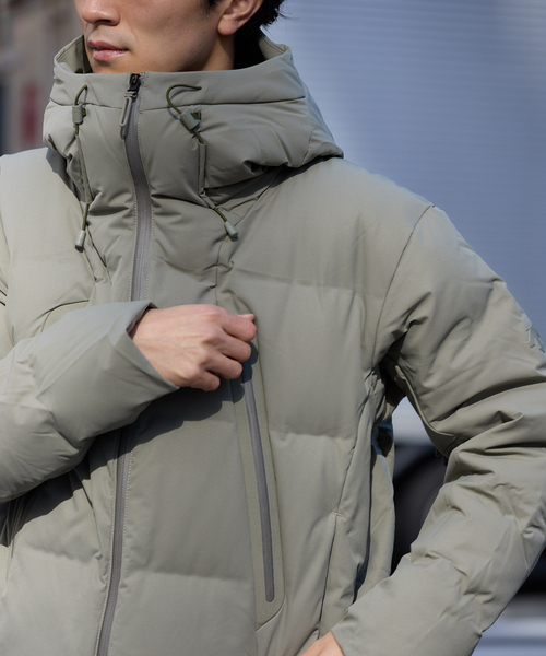 DESCENTE ALLTERRAIN（デサント　オルテライン）の「【DESCENTE ALLTERRAIN / デサント】オーバーサイズジャケット"マウンテニア"（ダウンジャケット/コート・メンズ・オリーブ/ブラック・LARGE/MEDIUM）」の19枚目の写真