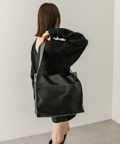 loti（ロティ）の「loti バイカラーワンハンドルトート（トートバッグ・レディース・ブラック/オフホワイト・ONE SIZE）」の4枚目の写真