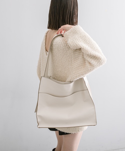 loti（ロティ）の「loti バイカラーワンハンドルトート（トートバッグ・レディース・ブラック/オフホワイト・ONE SIZE）」の6枚目の写真