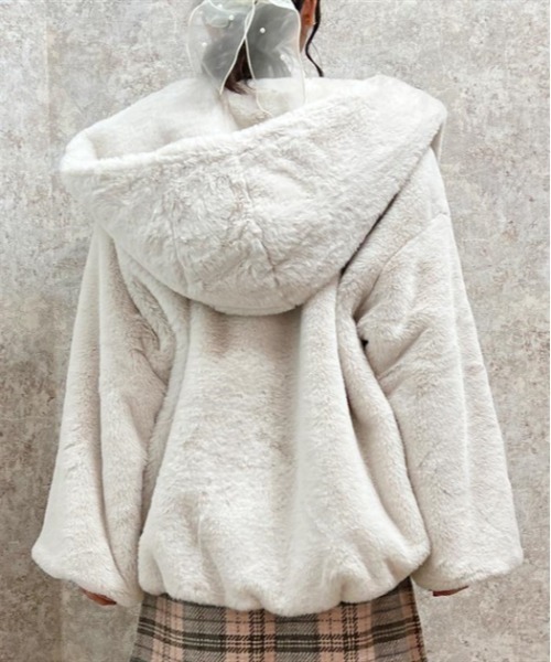 axes femme（アクシーズファム）の「ビッグフードファーコート