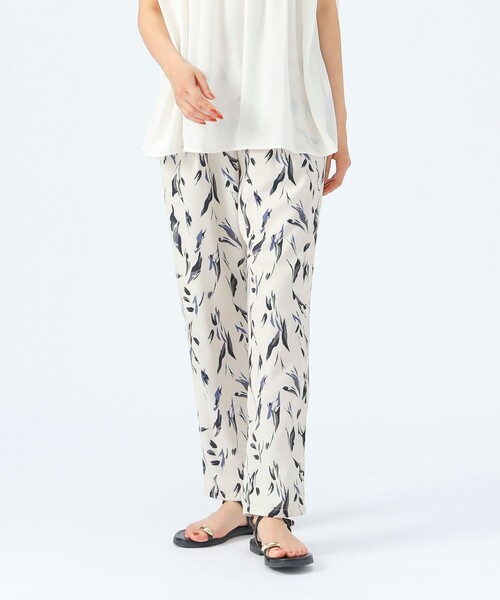 BEAMS HEART（ビームスハート）の「ペイントプリント テーパードパンツ（その他パンツ・レディース・グリーン/オフホワイト/ネイビー/ブラウン・FREE）」の9枚目の写真