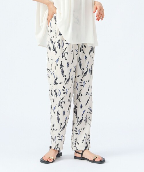 BEAMS HEART（ビームスハート）の「ペイントプリント テーパードパンツ（その他パンツ・レディース・グリーン/オフホワイト/ネイビー/ブラウン・FREE）」の10枚目の写真