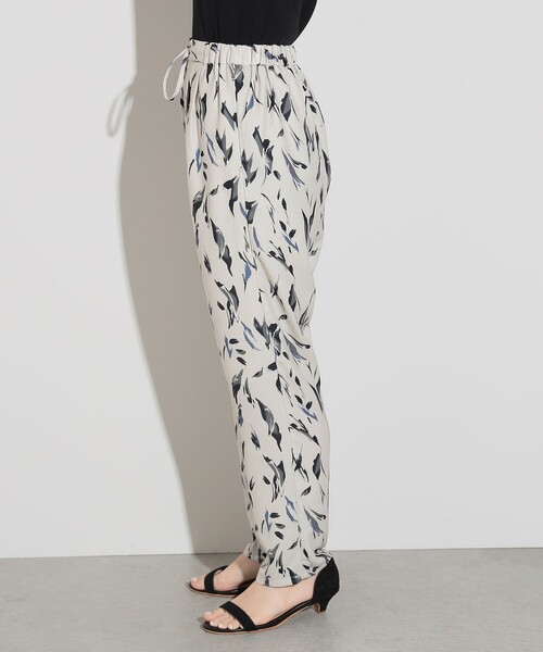 BEAMS HEART（ビームスハート）の「ペイントプリント テーパードパンツ（その他パンツ・レディース・グリーン/オフホワイト/ネイビー/ブラウン・FREE）」の14枚目の写真