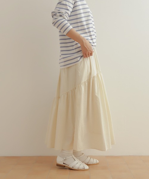 URBAN RESEARCH DOORS（アーバンリサーチドアーズ）の「タックティアードスカート（スカート・レディース・ブラック/ホワイト系その他・MEDIUM）」の20枚目の写真