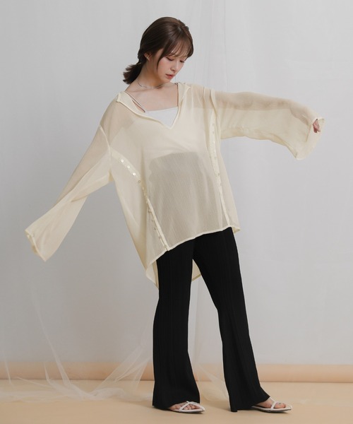 select MOCA by minamiキーネックメニーボタンシアーブラウス select MOCA（セレクトモカ）の「キーネックメニーボタンシアー