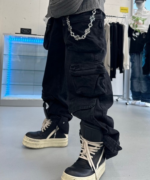 XU(エックスユー)の「ストリートファッション XU エックスユー pocket denim wide pants オーバーサイズ デニム ジーンズ ジーパン ワイドパンツ カーゴパンツ カーゴデニム 韓国ファッション 韓国ストリート(デニムパンツ・メンズ・ブラック/ブルー・ONE SIZE)」の19枚目の写真