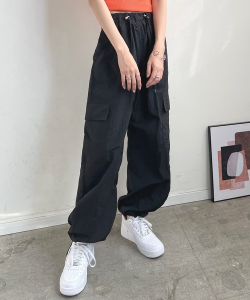 Futier land（フューティアランド）の「裾アレンジワッシャーナイロンカーゴパンツ（カーゴパンツ・レディース・ピンク/アイボリー/ブラック・MEDIUM）」の8枚目の写真