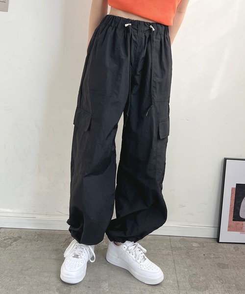 Futier land（フューティアランド）の「裾アレンジワッシャーナイロンカーゴパンツ（カーゴパンツ・レディース・ピンク/アイボリー/ブラック・MEDIUM）」の14枚目の写真