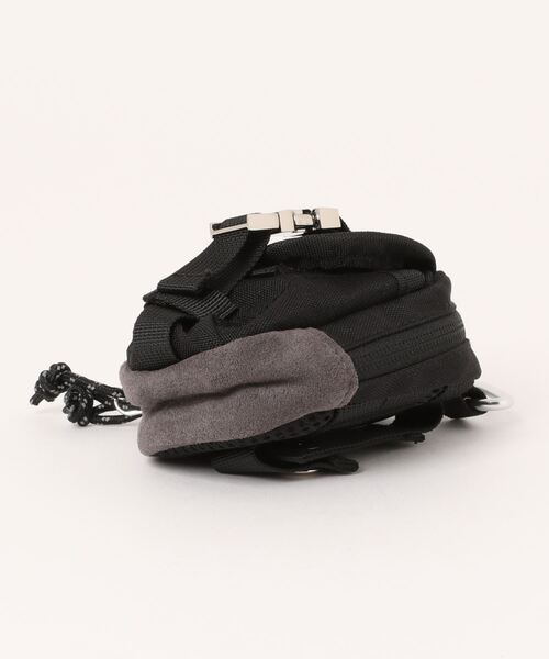 SLY（スライ）の「COMPACT UTILITY CHARM BAGコンパクトユーティリティチャームバッグ（ポーチ・レディース・アイボリー/ブラック・FREE）」の4枚目の写真