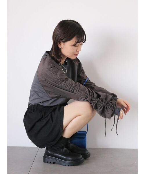 ehka sopo（エヘカソポ）の「袖ドロストラグランカットソー（Tシャツ/カットソー・レディース・ブルー/ライトベージュ/チャコールグレー・F）」の2枚目の写真