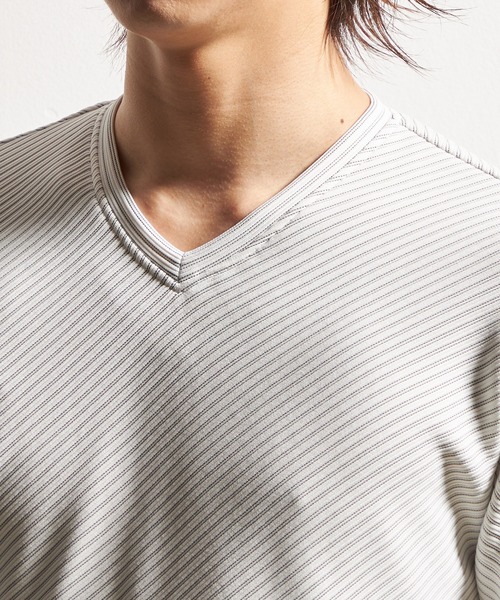 HIDEAWAYS NICOLE（ハイダウェイニコル）の「ブライトタックバイスＶネック半袖プルオーバー（Tシャツ/カットソー・メンズ・ネイビー/ホワイト/ブラック・LARGE/X-LARGE/MEDIUM）」の5枚目の写真