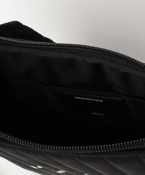 alexanderwang（アレキサンダーワン）の「ELITE TECH SHOULDER BAG（ショルダーバッグ・レディース・ブラック・ONE SIZE）」の4枚目の写真