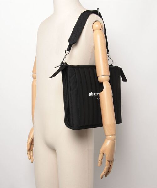alexanderwang（アレキサンダーワン）の「ELITE TECH SHOULDER BAG（ショルダーバッグ・レディース・ブラック・ONE SIZE）」の5枚目の写真