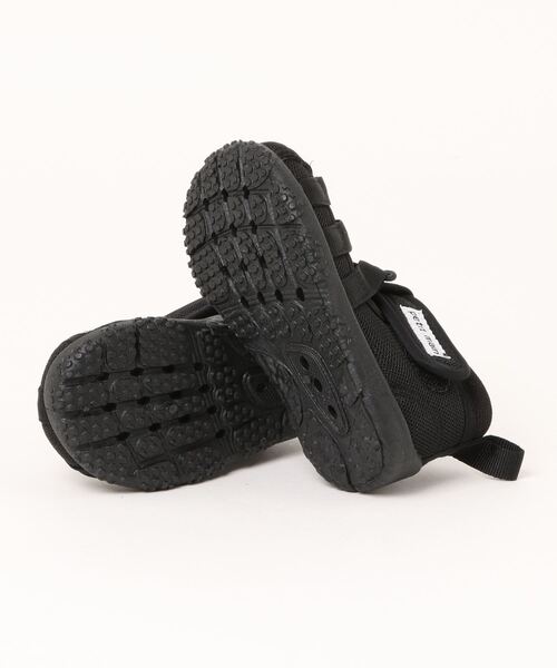 petit main（プティマイン）の「水抜きソールサンダル（スニーカー・キッズ・ライトピンク/ライトベージュ/ブラック・14cm/16cm/15cm/17cm/13cm）」の4枚目の写真