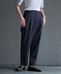 apartment department（アパートメントデパートメント）の「ライトストレッチ テーパードパンツ（スラックス）」