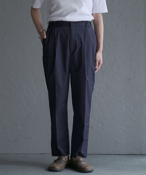 apartment department（アパートメントデパートメント）の「ライトストレッチ テーパードパンツ（スラックス・レディース・ライトベージュ/ネイビー・フリー）」の17枚目の写真