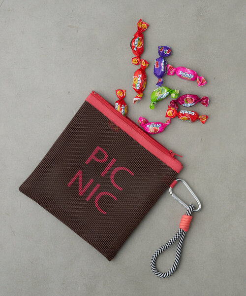 BIRTHDAY BAR（バースデイバー）の「スクエアメッシュポーチ　PICNIC（ポーチ・レディース・ネイビー/ブラウン/ブルー・0）」の2枚目の写真