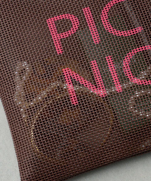 BIRTHDAY BAR（バースデイバー）の「スクエアメッシュポーチ　PICNIC（ポーチ・レディース・ネイビー/ブラウン/ブルー・0）」の5枚目の写真