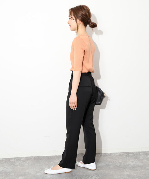 SLOBE IENA（スローブイエナ）の「《WEB限定》Petite タックパンツ（スラックス・レディース・ベージュ/ブラック/アイボリー・32/34/36）」の8枚目の写真