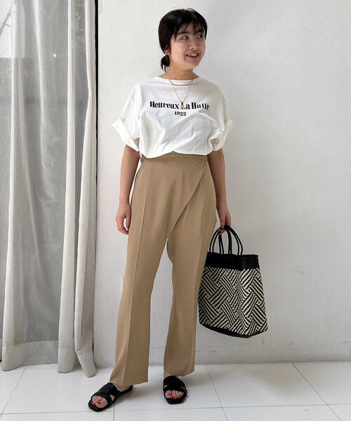 SLOBE IENA（スローブイエナ）の「《WEB限定》Petite タックパンツ（スラックス・レディース・ベージュ/ブラック/アイボリー・32/34/36）」の20枚目の写真