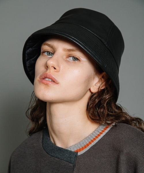 AULA AILA(アウラアイラ)の「リバーシブルバケットハット(ハット・レディース・ブラック/ブラウン/オフホワイト・0)」の2枚目の写真