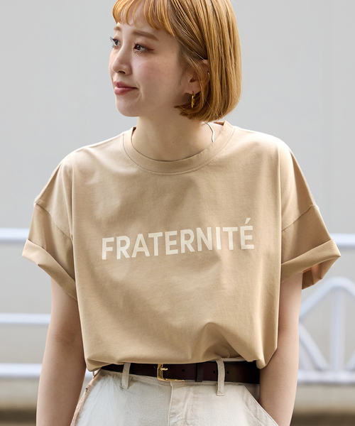 B.C STOCK(ベーセーストック)の「《追加》シンプルロゴTEE(Tシャツ/カットソー・レディース・ベージュ/チャコールグレー/ホワイト・FREE)」の3枚目の写真