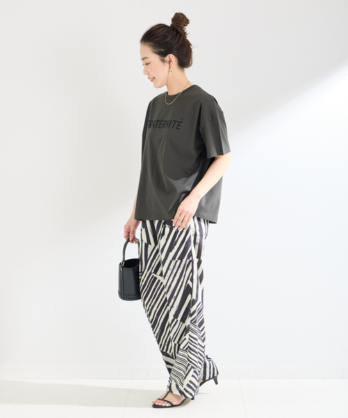 B.C STOCK(ベーセーストック)の「《追加》シンプルロゴTEE(Tシャツ/カットソー・レディース・ベージュ/チャコールグレー/ホワイト・FREE)」の5枚目の写真