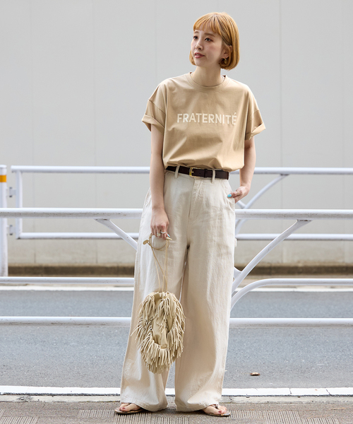 B.C STOCK(ベーセーストック)の「《追加》シンプルロゴTEE(Tシャツ/カットソー・レディース・ベージュ/チャコールグレー/ホワイト・FREE)」の18枚目の写真